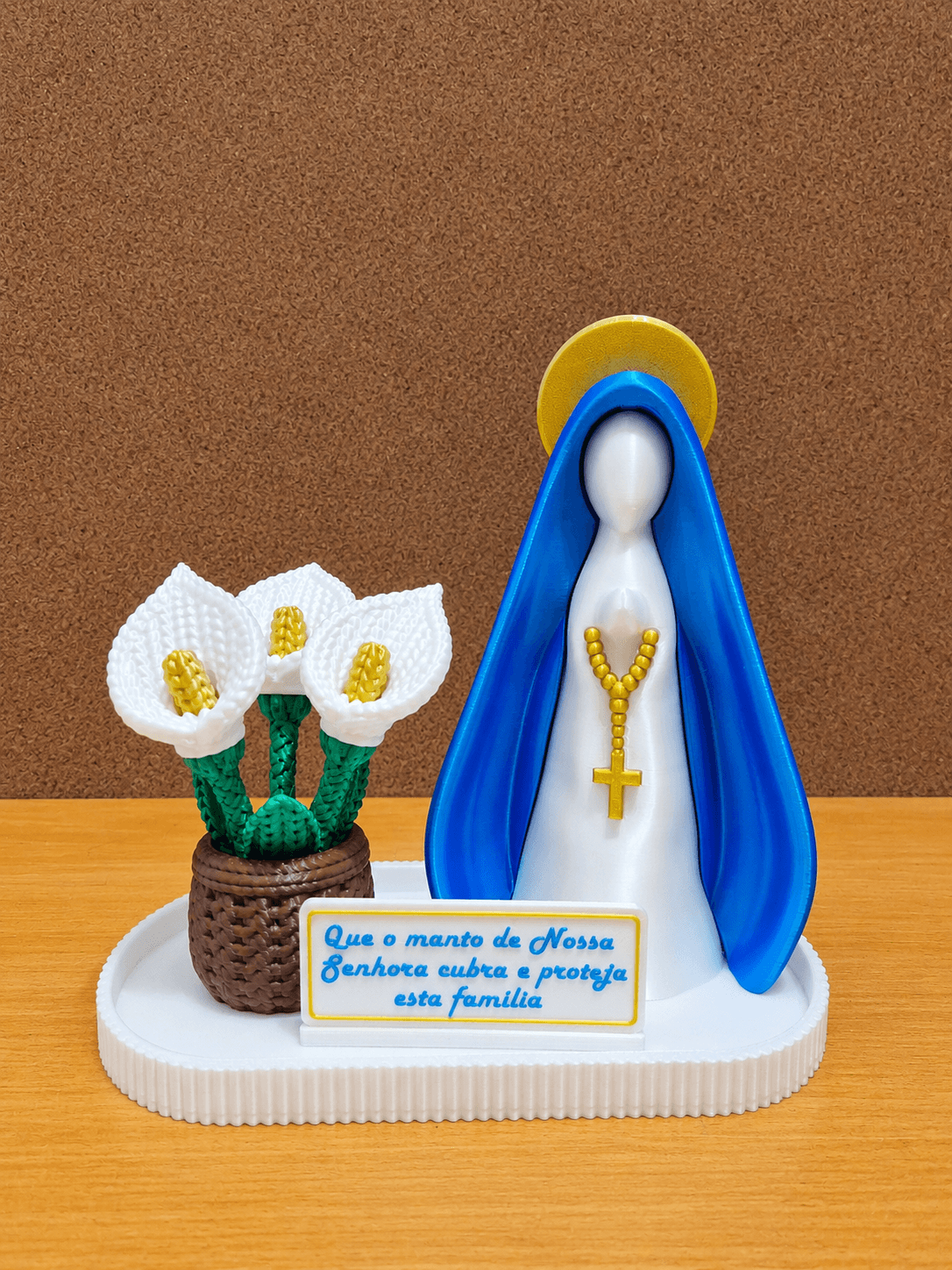 Foto 1 de Kit Nossa Senhora 19 CM com Lírios e Placa